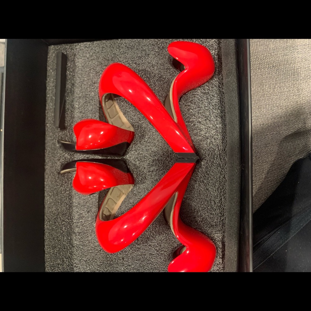 Julian hakes heels